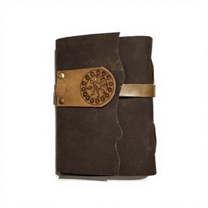 Nouveau design : Carnet en cuir marron à couverture souple avec ceinture unique pour une organisation élégante – Idéal comme journal intime ou cadeau, pour un usage quotidien - Product Image 1