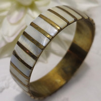 Bracelet jonc en nacre incrusté de coquille d'ormeau, style animalier, matériau organique, écologique, fait main, personnalisé