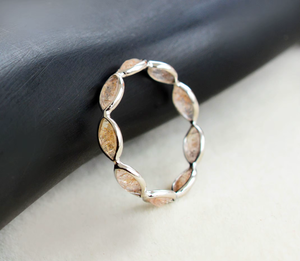 Anillo de Eternidad Marquise de Cuarzo Rutilado Dorado Aurora Gold Vein con Plata de Ley 925, Estilo Lujoso - Product Image 1
