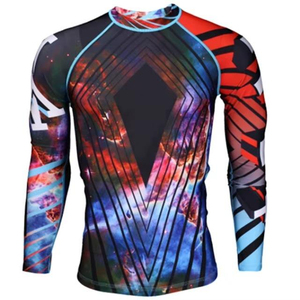 เสื้อรัดรูปผู้ชาย 100% โพลีเอสเตอร์ ยืดหยุ่น แห้งเร็ว แขนสั้น สำหรับออกกำลังกายและว่ายน้ำ ผลิตในประเทศปากีสถาน - Product Image 1