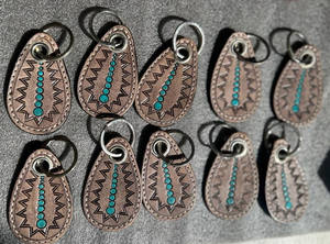 Porte-clés personnalisé en cuir de vachette véritable 2025 personnalisé de haute qualité usiné à la main porte-clés de voiture porte-clés - Product Image 4