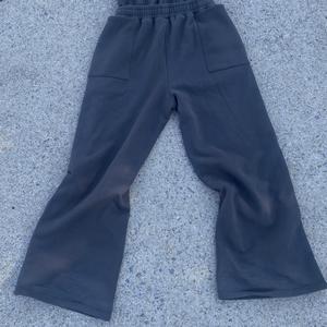 Pantalon de jogging décontracté pour homme, noir, imprimé flamme, coupe évasée, taille mi-haute, avec cordon de serrage et bande latérale, style streetwear - Product Image 3