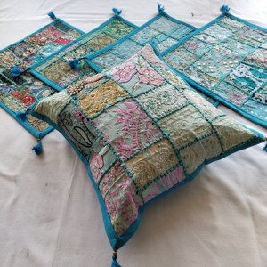 ปลอกหมอนสี่เหลี่ยมงานแฮนด์เมดจาก Keshav Handicrafts ผ้าฝ้าย 100% สไตล์วินเทจโบโฮ ปรับแต่งได้ ปิดแบบซองจดหมาย เหมาะสำหรับใช้ในบ้านและโรงแรม - Product Image 4
