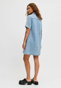 Vestido Camisero Midi Vaquero de Primavera CONX al por Mayor, Casual, Liso, Sin Mangas, de Secado Rápido, 100% Algodón, Lavado Ácido, Vestido Vaquero Discreto - Product Image 3