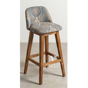 Tabouret de comptoir traditionnel en bois massif avec coussin en tissu doux et dossier confortable pour chambre, appartement, cuisine/salle à manger - Product Image 1