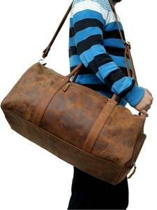 Sac de week-end unisexe WRIZA en cuir véritable marron, grande capacité et construction durable pour des voyages élégants - Product Image 5