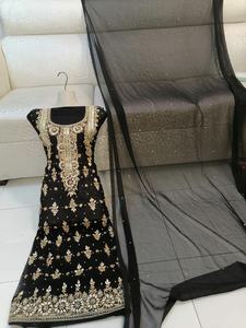 Salwar Kameez de Chifón con Trabajo a Mano, Traje de Diseñador de Alta Calidad para Ocasiones Especiales de Verano, Colección de Bodas Pakistaníes 2022 - Product Image 5