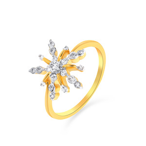 Exquisito Anillo de Boda de Oro Amarillo de 14K con Racimo Central de Diamantes, Delicados Detalles Pavé, Banda Curva, Lujoso, con Diamantes Cultivados en Laboratorio - Product Image 1