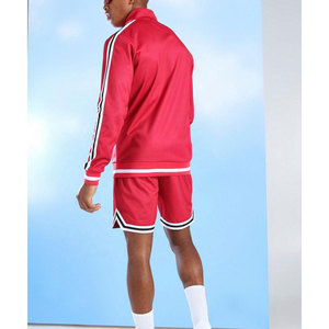 Conjunto Deportivo Personalizado para Hombre, Chaqueta Cortavientos de Dos Piezas con Cierre y Pantalones Cortos de Poliéster y Nailon - Product Image 4