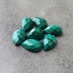 Malachite naturelle de qualité AAA+, forme poire, taille à carreaux, calibrée, dos plat, pierre précieuse pour bijoux - Product Image 6