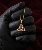 Collier pendentif à trois pierres grenat, laiton plaqué or, motif nœud celtique Triquetra, bijoux en pierre rouge, classique vintage
