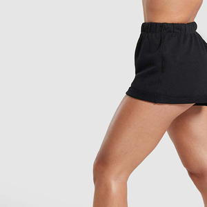 Shorts de sport noirs non tissés pour femmes, taille haute élastique, coupe régulière, respirants, séchage rapide, couleur unie, logo sur la jambe gauche, 100 % coton - Product Image 2