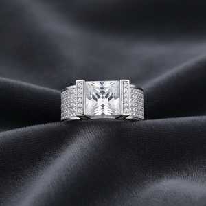 Bague pavée en moissanite taille princesse 2 carats scintillante pour femme, en argent 925 original, cadeau surprise pour partenaire (pour homme) - Product Image 3