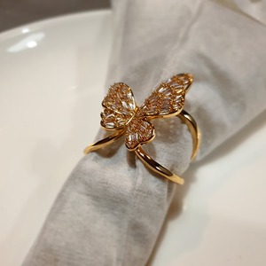 Anillo de Servilleta de Lujo con Diseño de Mariposa y Detalles de Cristal para Decoración de Mesa de Comedor en Eventos Especiales y Regalos Premium - Product Image 6