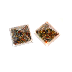 Vente en gros de petite pyramide Chakra Orgone Orgonite Set Pierre de guérison à quartz en cristal naturel Pyramide à sept chakras - Product Image 5