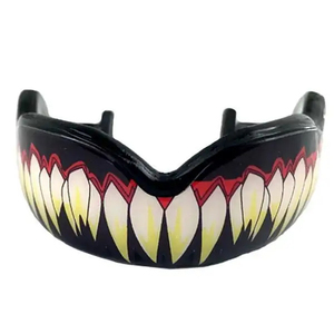 Protector Bucal de EVA con Dientes de Vampiro Negros y Detalles Rojos, Resistente a Impactos, para Entrenamiento de MMA - Product Image 1