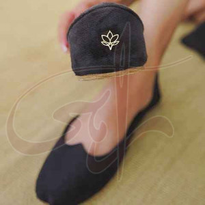 รองเท้าสั่งทำพิเศษ คุณภาพสูง พิมพ์ลายกันลื่น พื้นรองเท้ากันลื่น ทำด้วยมือ หน้าผ้ากำมะหยี่ ปักลายแฟชั่น - Product Image 2