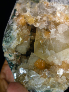 Géode de Calcite Jaune Naturelle avec Heulandite et Stilbite – Spécimen de Cristal Brut – Collection de Minéraux - Product Image 6