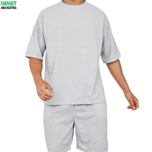 Conjunto de Camiseta de Cuello Redondo de Algodón Gris para Hombre Naimat, Color Sólido, Informal, Verano, Tejido Transpirable, Manga Corta, con Pantalones Cortos a Juego - Product Image 1