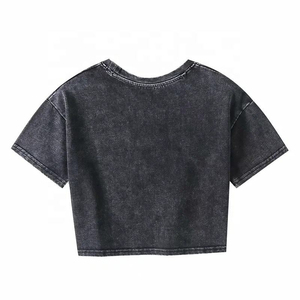 Camiseta Personalizada para Mujer, Estilo Retro Vintage, con Letras Bordadas, Cuello en V, Lavado Ácido, Ecológica, con Parches y Estampado - Product Image 3