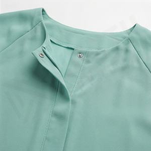 Vestido Musulmán Elegante y Modesto al por Mayor para Eid y Ramadán, Abaya de una Pieza para Mujer, Cuello en V, Poliéster Ligero, Personalizable - Product Image 4