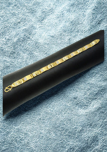 Bracelet pour homme en or jaune 22 carats avec maillons texturés, finition haut de gamme, bijou élégant, traditionnel et moderne pour un usage quotidien - Product Image 3