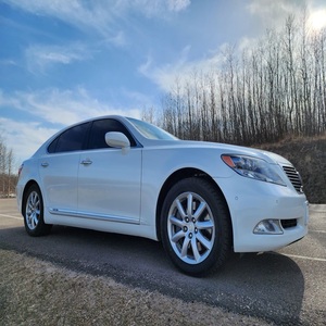 Lexus LS 600hL Hybrid ปี 2015 สภาพดีเยี่ยม - Product Image 1