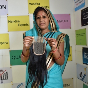 ผมแท้ธรรมชาติ 100% จากวัดอินเดีย แบบไม่ผ่านกระบวนการใดๆ สีดำ  ขนาด 5*5  แบบตรง  สำหรับต่อผม  ขายส่ง - Product Image 4