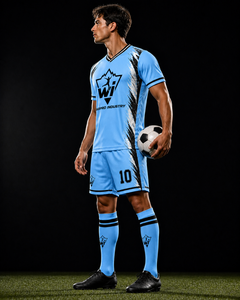 Tenue de football respirante : Ensemble maillot et short personnalisable avec logo, directement de l'usine, pour équipes de compétition - Product Image 4