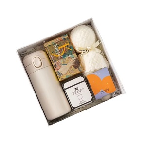 <span class=keywords><strong>Regalos</strong></span> <span class=keywords><strong>para</strong></span> Hombre, Set de Regalo 5 en 1 con Vaso de Acero Inoxidable, Toalla, Jabón, Crema de Manos, Vela, Caja de Regalo <span class=keywords><strong>para</strong></span> el Dí<span class=keywords><strong>a</strong></span> del Padre o Aniversario - Product Image 1