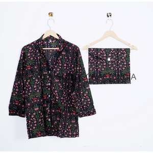 Nouvel ensemble pyjama élégant fait main en coton ultra doux pour femme, motif floral, chemise et pantalon de nuit pour l'été - Product Image 4