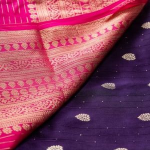 Sari en soie crêpe violette avec élégante broderie Zari - Product Image 5