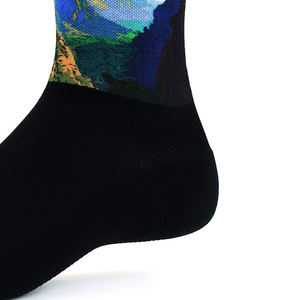 Chaussettes de sport athlétiques pour femmes à bas prix, personnalisées avec impression par décharge, fabrication pakistanaise, vente en gros - Product Image 6
