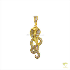 Pendentif Serpent Plaqué Or 18K Fait Main avec Design Animal Sertie de Pierres Moissanite Certifiées GIA – Cadeau Idéal - Product Image 3