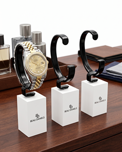 Exhibidores de Relojes de Acrílico Transparente Personalizados de Alta Calidad, Modernos y de Lujo, con Logotipo Grabado con Láser para Tiendas de Relojes - Product Image 5