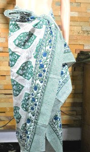 ผ้าซิ่นทำมือ 100% ผ้าฝ้าย พิมพ์ลายดอกไม้ด้วยมือ ทรงเอวธรรมชาติ ใช้คลุมชายหาด สไตล์โบโฮ กระโปรงพัน - Product Image 3