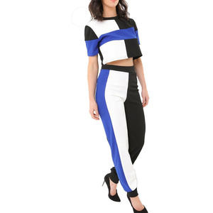 Ensemble de survêtement sportif décontracté pour femmes, 2 pièces, haut court à capuche zippé, leggings, ensemble assorti streetwear graphique - Product Image 1