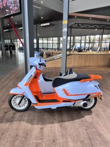 มอเตอร์ไซค์ไซด์คาร์ 250 ซีซี 2 ที่นั่ง รับน้ำหนักได้มาก 70 กม./ชม. ยูโร 5 ตัวถังเปิด 12 โวลต์ 5 เกียร์ พร้อมเกียร์ถอยหลัง - Product Image 3