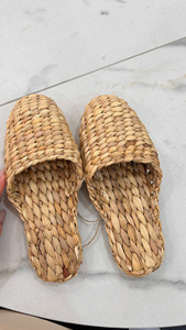 Pantoufles artisanales en jacinthe d'eau naturelle, écologiques, tissées, pour la maison, chaussures durables, vente en gros Vietnam - Product Image 4