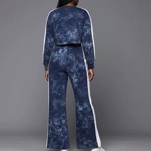 Ensemble de survêtements deux pièces en velours pour femmes avec logo brodé, personnalisable, comprenant un sweat à capuche et un pantalon de survêtement - Product Image 5