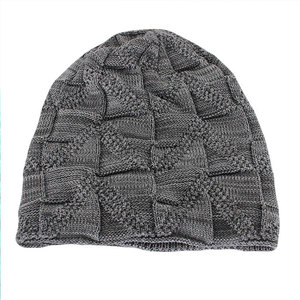 Gorro Unisex Gris de Punto Trenzado con Estampado Animal, 100% Acrílico, para Uso Casual de Invierno para Adultos, con Diseño de Puño Acanalado Bordado - Product Image 4