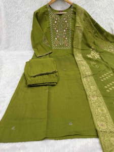 Ensemble Kurti de créateur en viscose pure et soie de mangue - Product Image 4