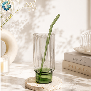 Vaso Highball de Vidrio Acanalado con Base Verde y Pajita, Diseño Minimalista, 200ml - Product Image 3