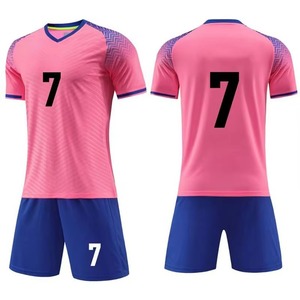 ชุดเสื้อฟุตบอลสั่งทำพิเศษ สีชมพู-น้ำเงิน คอวี แขนสั้น พิมพ์ลายแบบซับลิเมชั่น ระบายเหงื่อได้ดี ชุดยูนิฟอร์มผู้ชาย หมายเลข 7 - Product Image 1