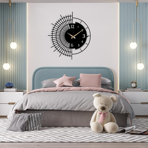 Reloj de Pared Metálico Moderno con Diseño de Medio Sol, Reloj Redondo Asimétrico de Diseño, Reloj Decorativo Negro con Números Romanos, Reloj de Pared Contemporáneo - Product Image 4