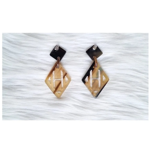 Pendientes Clásicos de Cuerno de Luna Creciente con Alas de Corte Princesa, Diseño Artesanal Temático de Animales por FAIZA CRAFT Natural Crafts - Product Image 6