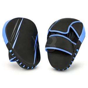 Almohadillas de Boxeo de Cuero con Diseño Personalizado Hechas en Pakistán, Transpirables, Absorbentes de Humedad, Protección UV, Duraderas, Mejor Precio, MOQ Bajo - Product Image 4
