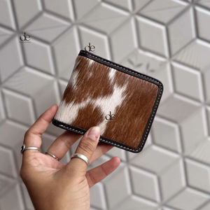 Cartera de cuero con estampado de piel de vaca para hombre, tarjetero, regalo en efectivo para él - Product Image 1