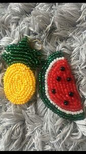 Porte-clés artisanal en perles de rocaille, porte-clés tendance, breloque de sac à prix avantageux - Product Image 4