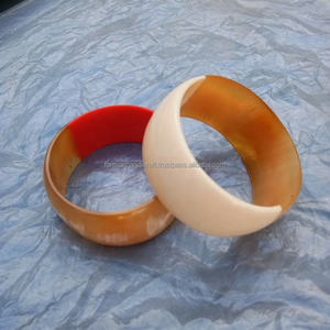 Adorno Artesanal de Cuerno y Resina, Elegante y Natural para Mujer, al Mejor Precio - Product Image 5